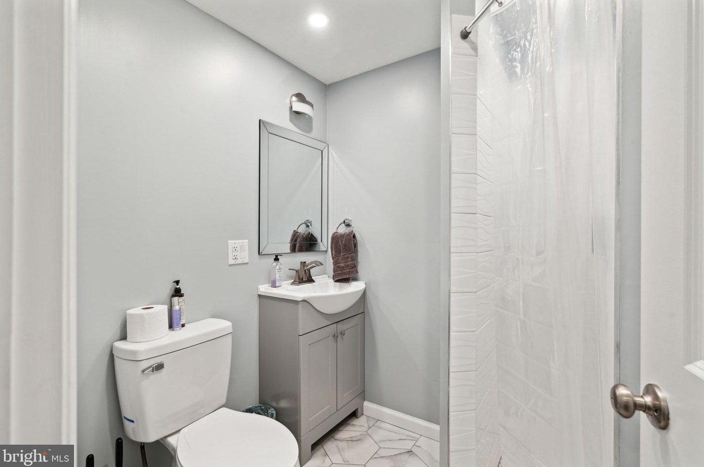 2911 Pennsylvania Ave, Philadelphia PA 19130-1107 exterior