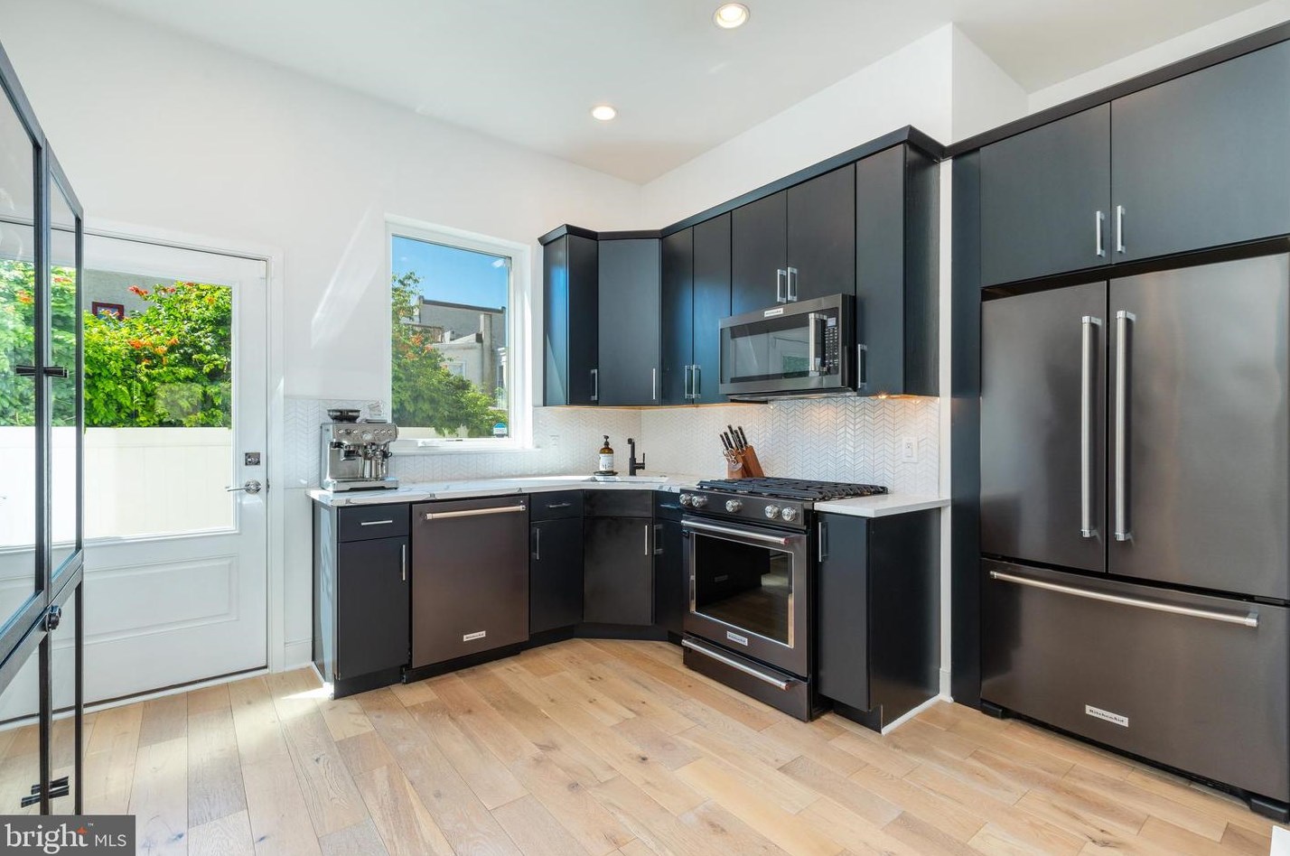 426 Miller St, Philadelphia PA  19125-2615 exterior