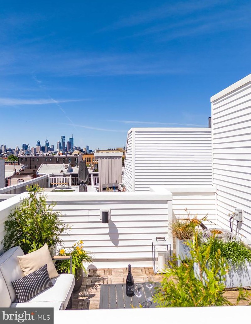 426 Miller St, Philadelphia PA  19125-2615 exterior