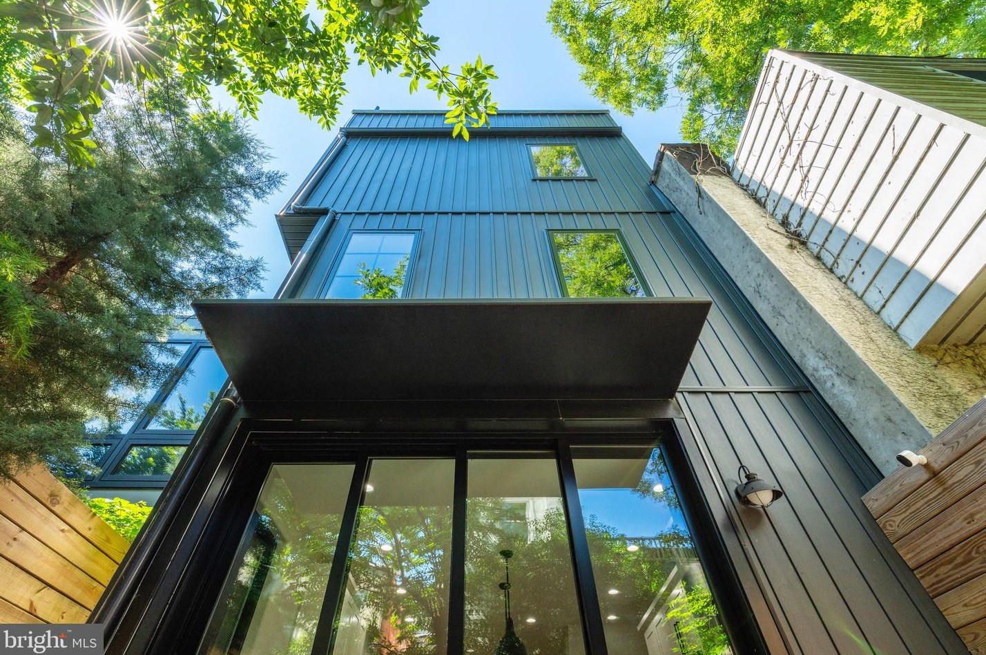 2211 Naudain St, Philadelphia PA  19146-1109 exterior