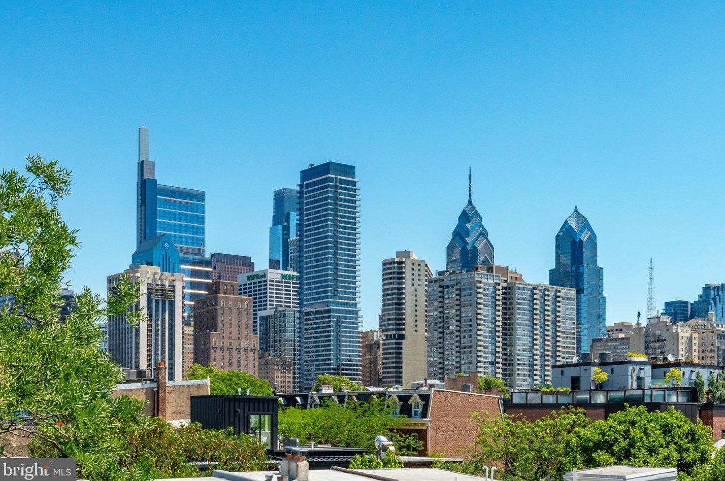 2211 Naudain St, Philadelphia PA  19146-1109 exterior
