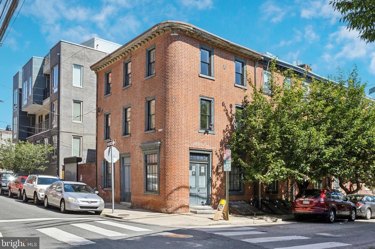 902 N American St, Philadelphia, PA 19123