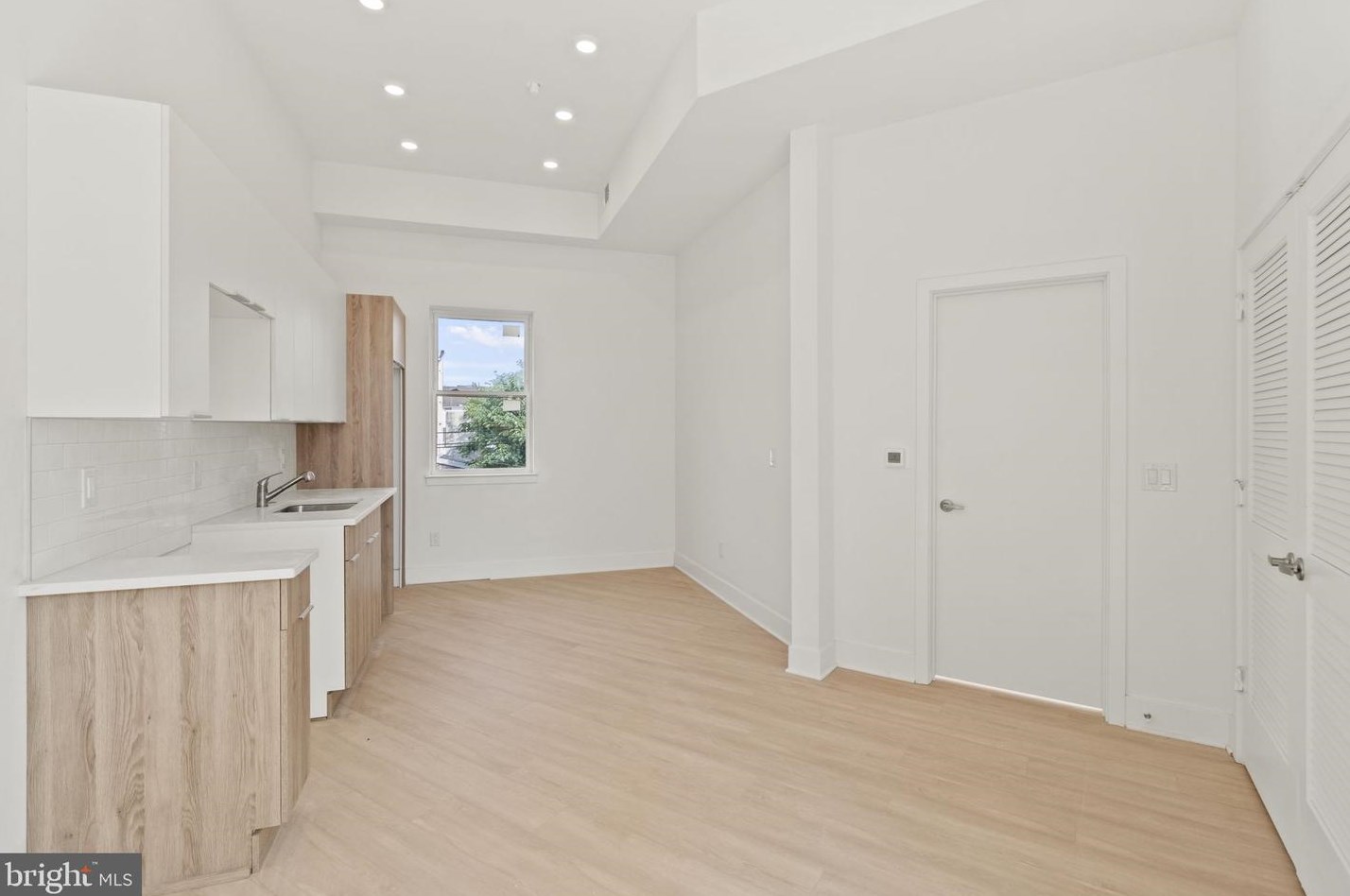 3952 Lancaster Ave #202, Philadelphia, PA 19104