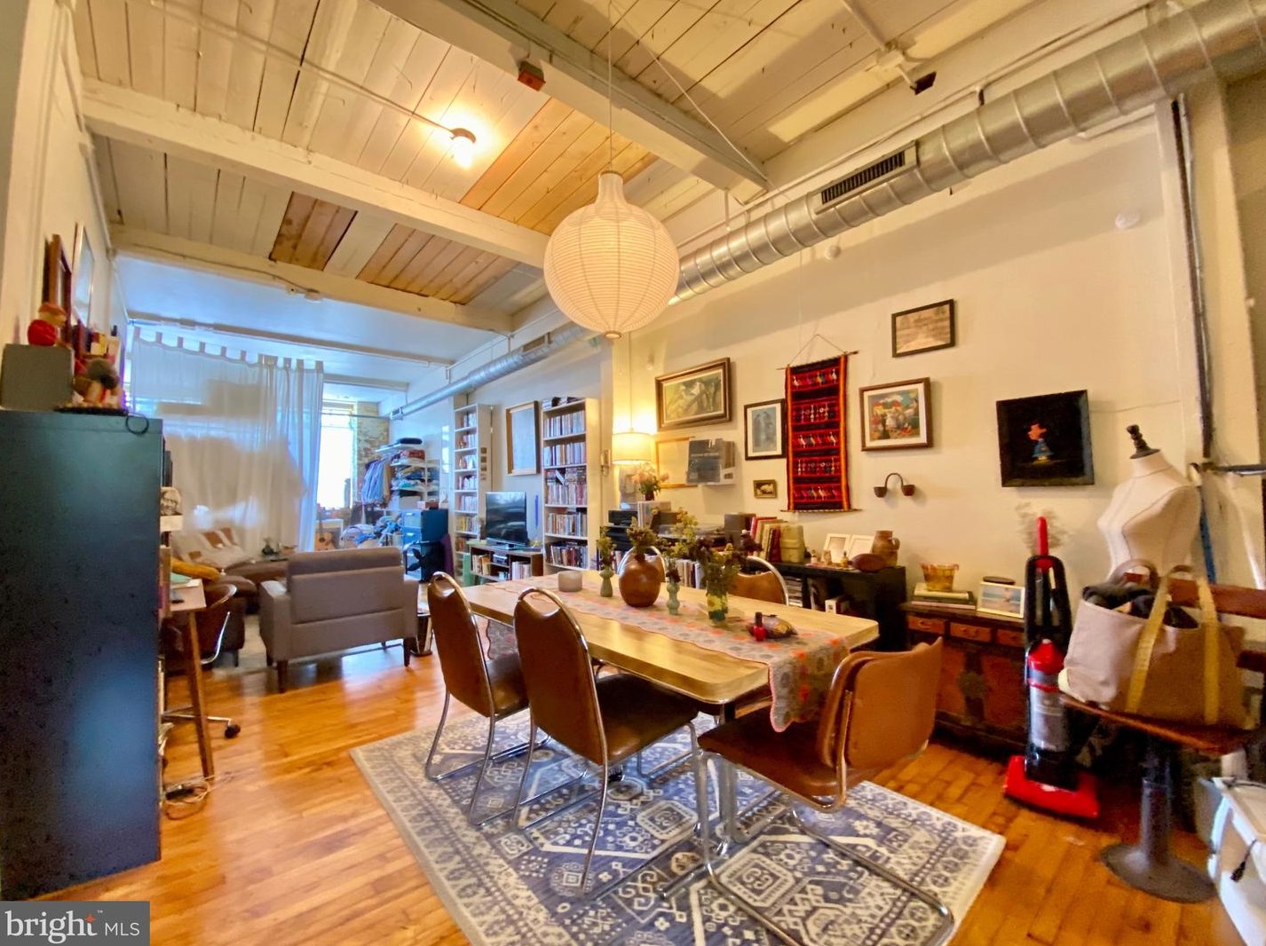 14 W Harvey St #2w, Philadelphia, PA 19144
