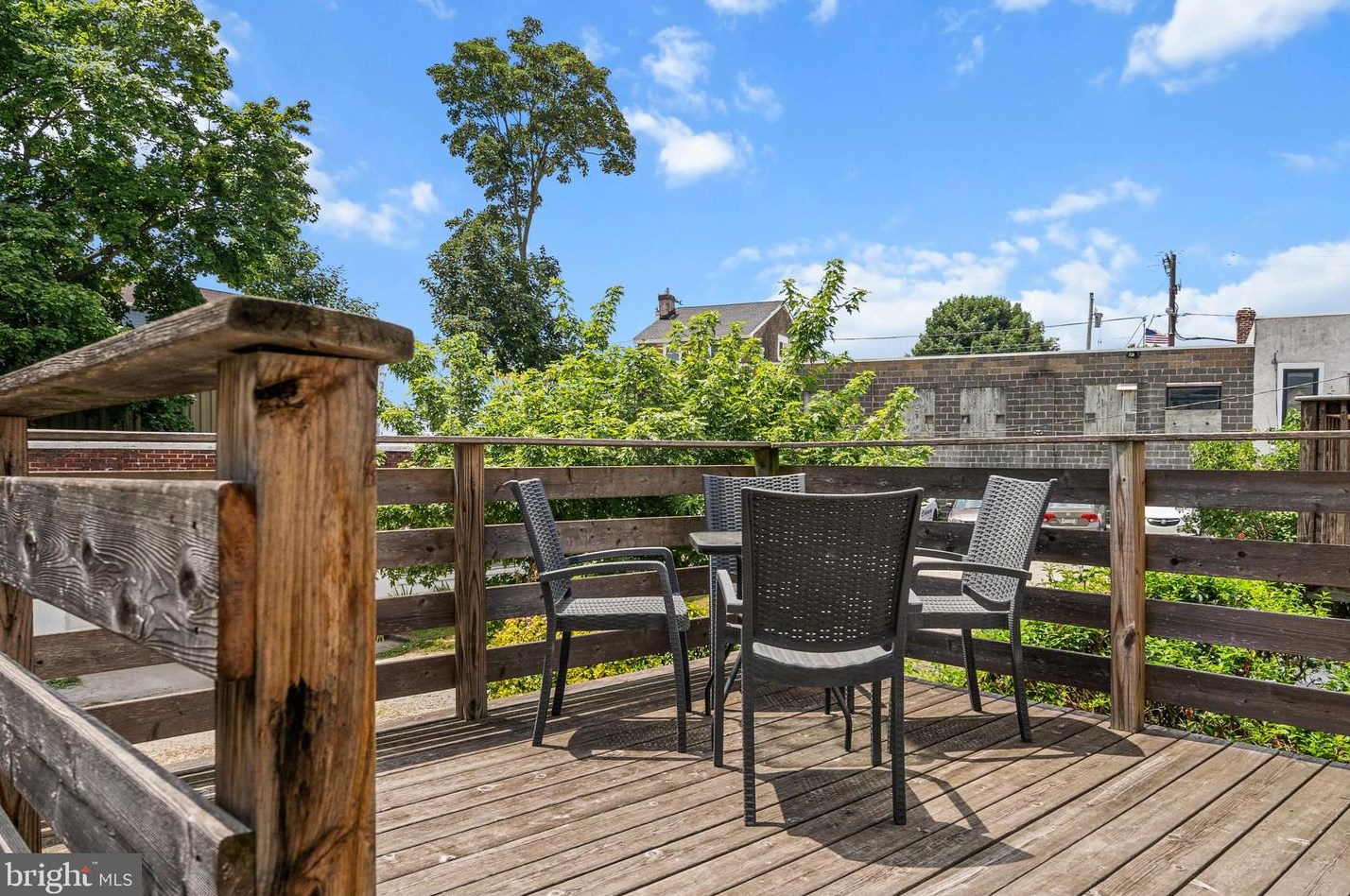 619 Shawmont Ave, Philadelphia PA 19128-3124 exterior