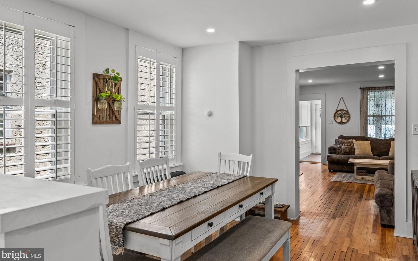 619 Shawmont Ave, Philadelphia PA 19128-3124 exterior