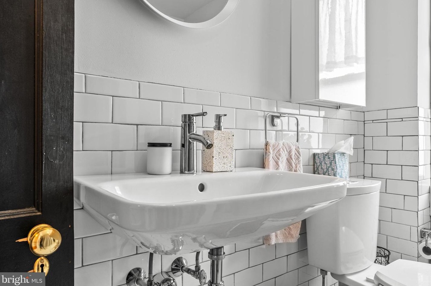 619 Shawmont Ave, Philadelphia PA 19128-3124 exterior