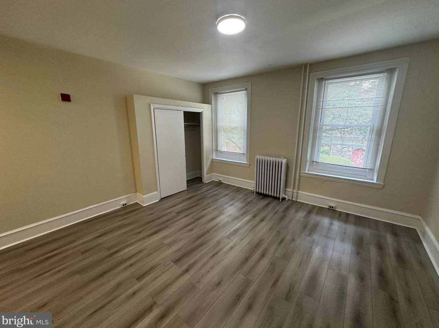 2047 Christian St Apt 2f, Philadelphia, PA