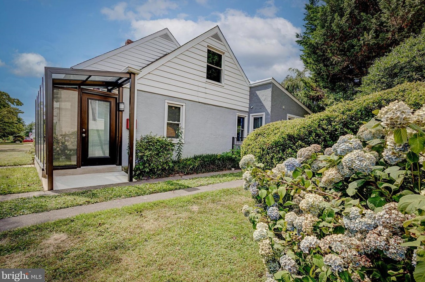 8716 Wissahickon Ave, Philadelphia, PA 19128-1123