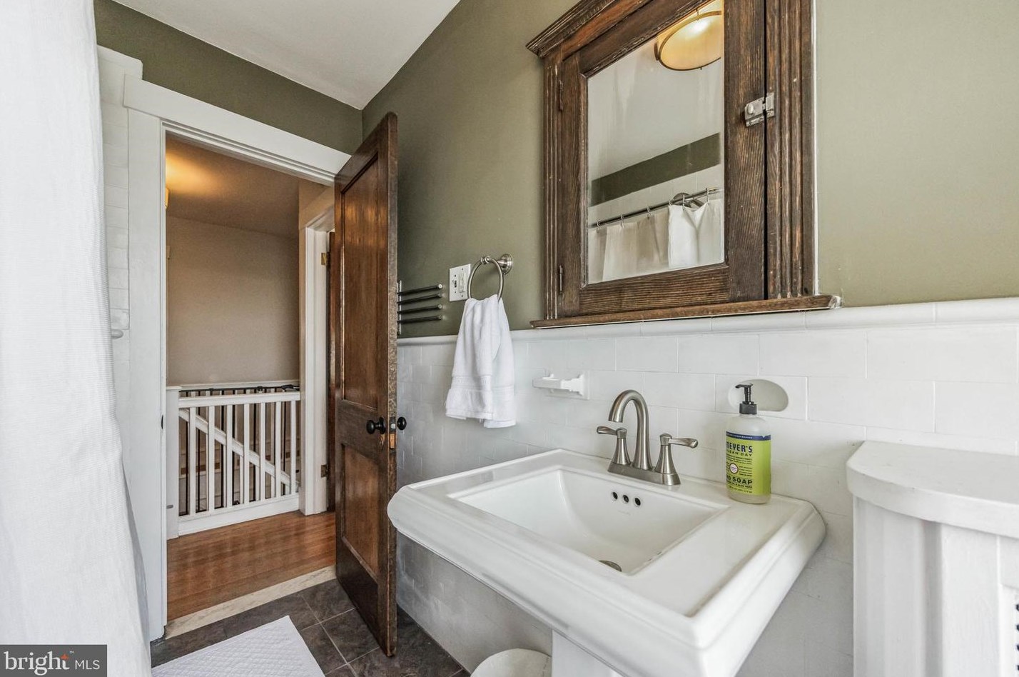 226 Rector St, Philadelphia PA  19128-5035 exterior