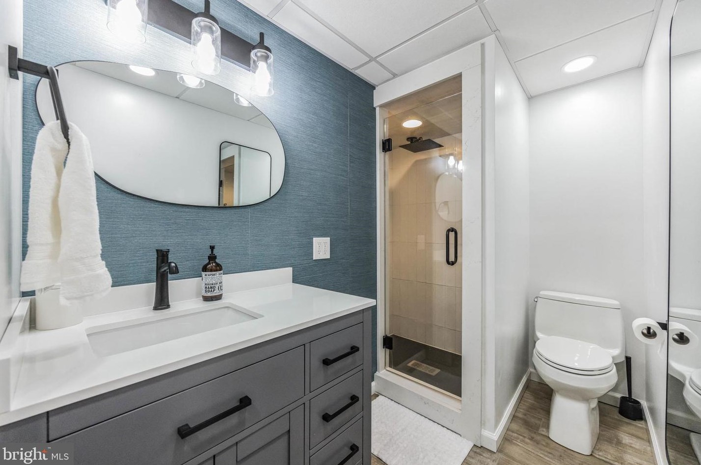 226 Rector St, Philadelphia PA  19128-5035 exterior