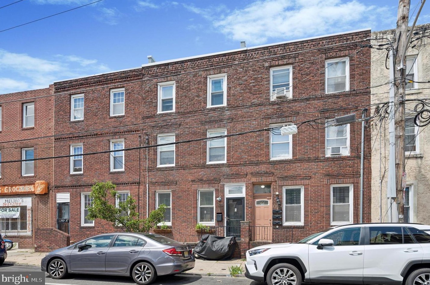 1126 S 15th St, Philadelphia, PA 19146