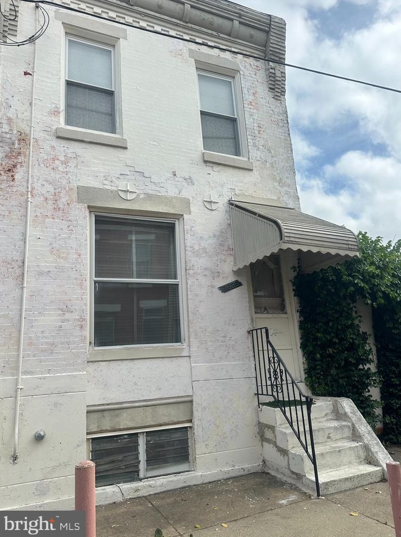 3627 Sears St, Philadelphia, PA 19146-3216