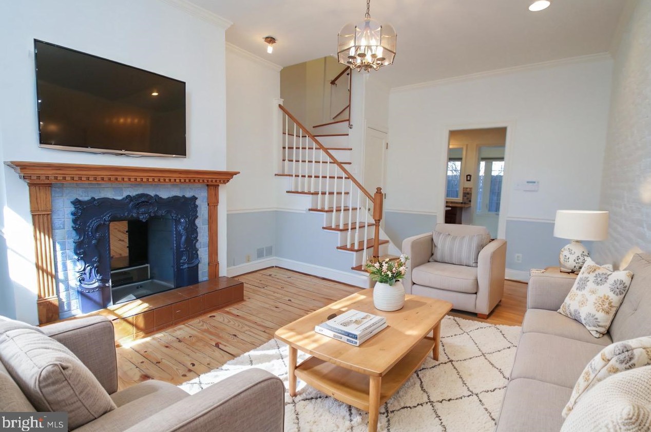 1323 Rodman St, Philadelphia, PA 19147