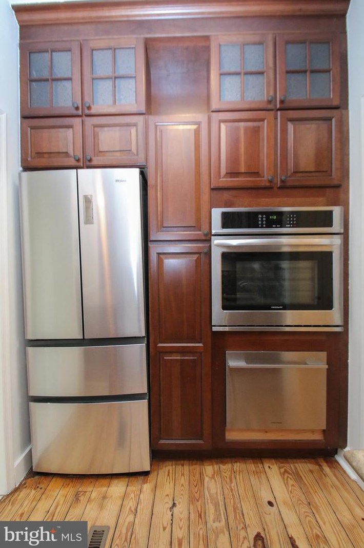 1323 Rodman St, Philadelphia PA  19147-1033 exterior
