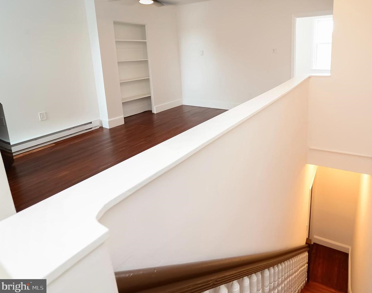 1537 S 15th St #3, Philadelphia, PA 19146