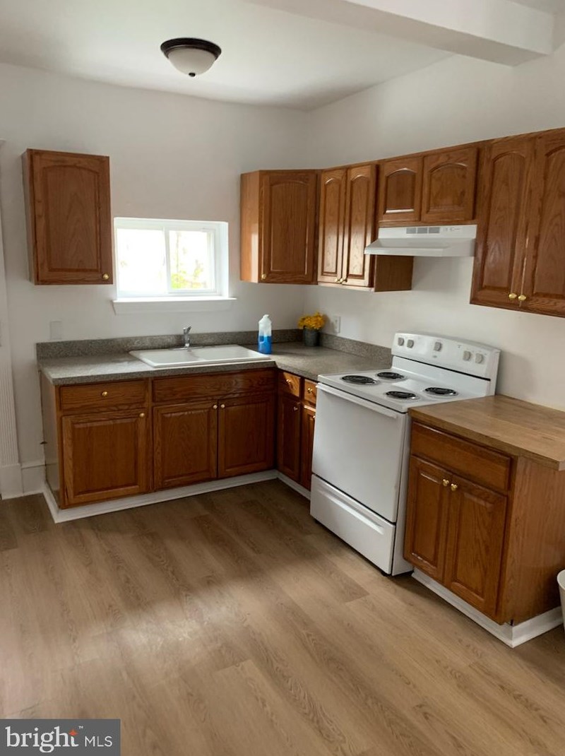 5534 Poplar St, Philadelphia, PA 19131-4918