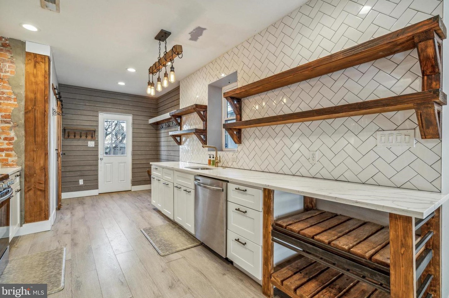 1608 S Taney St #b, Philadelphia, PA 19145