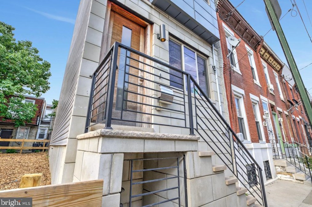 2049 Sigel St, Philadelphia PA 19145-2127 exterior