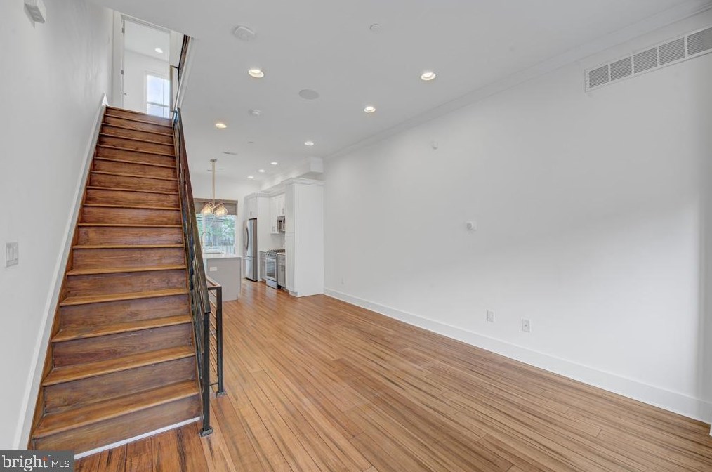 2049 Sigel St, Philadelphia PA 19145-2127 exterior