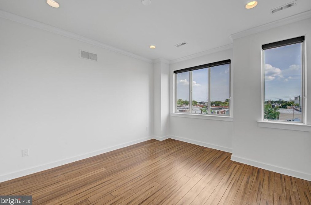 2049 Sigel St, Philadelphia PA 19145-2127 exterior