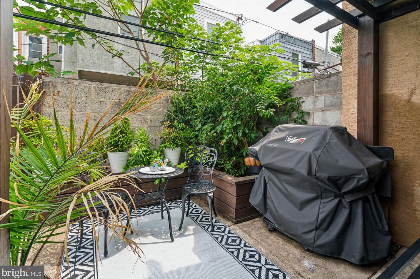 2639 Wilder St, Philadelphia PA  19146-4420 exterior