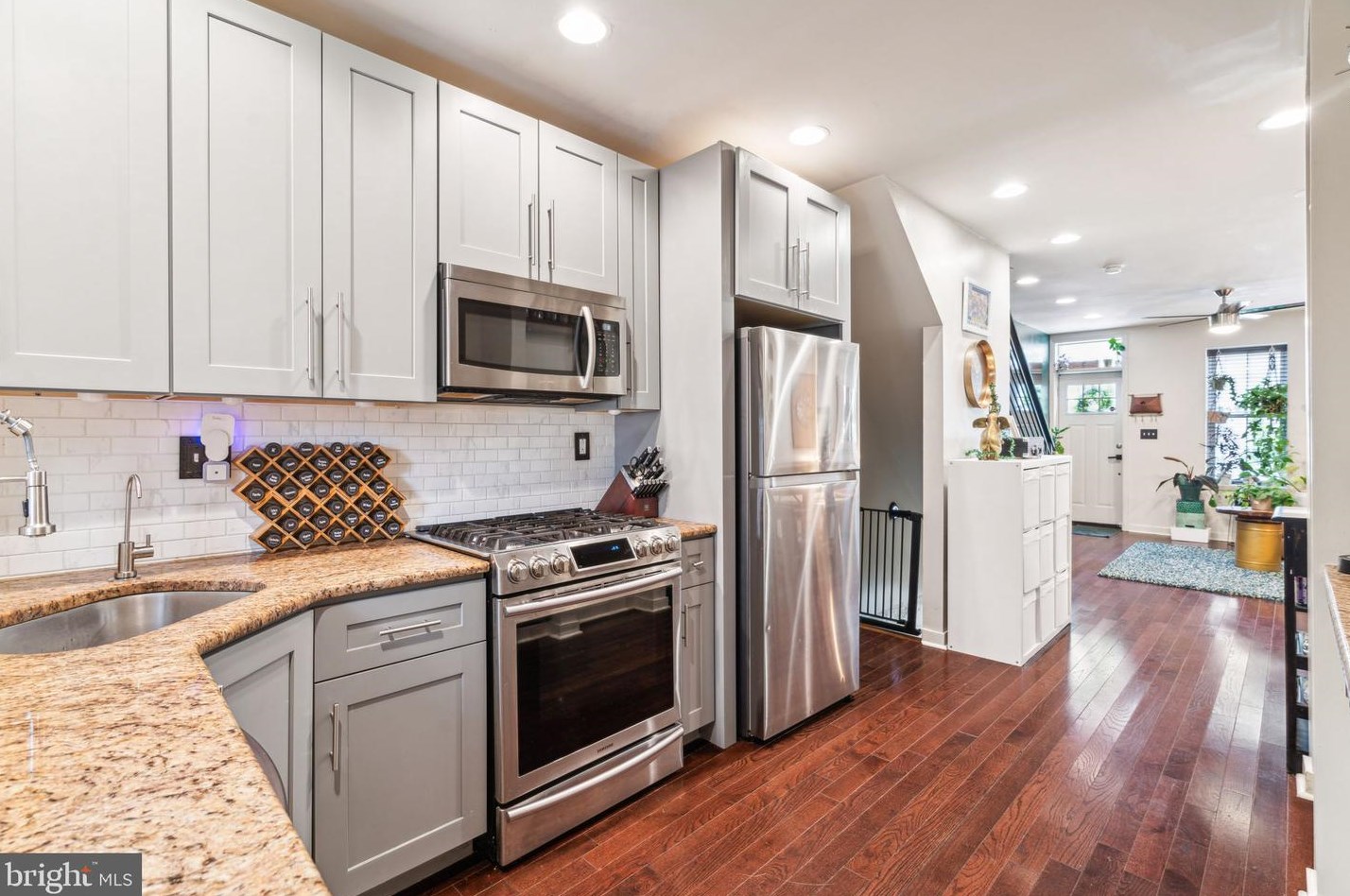 2639 Wilder St, Philadelphia PA  19146-4420 exterior