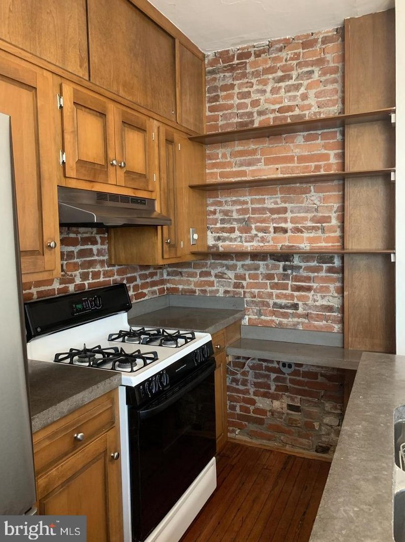 2530 Waverly St, Philadelphia PA  19146-1050 exterior