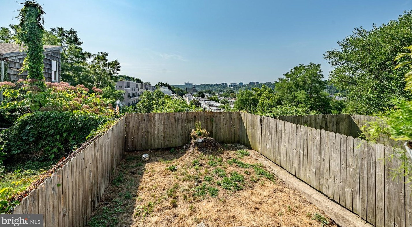 227 Wendover St, Philadelphia PA  19128-5041 exterior