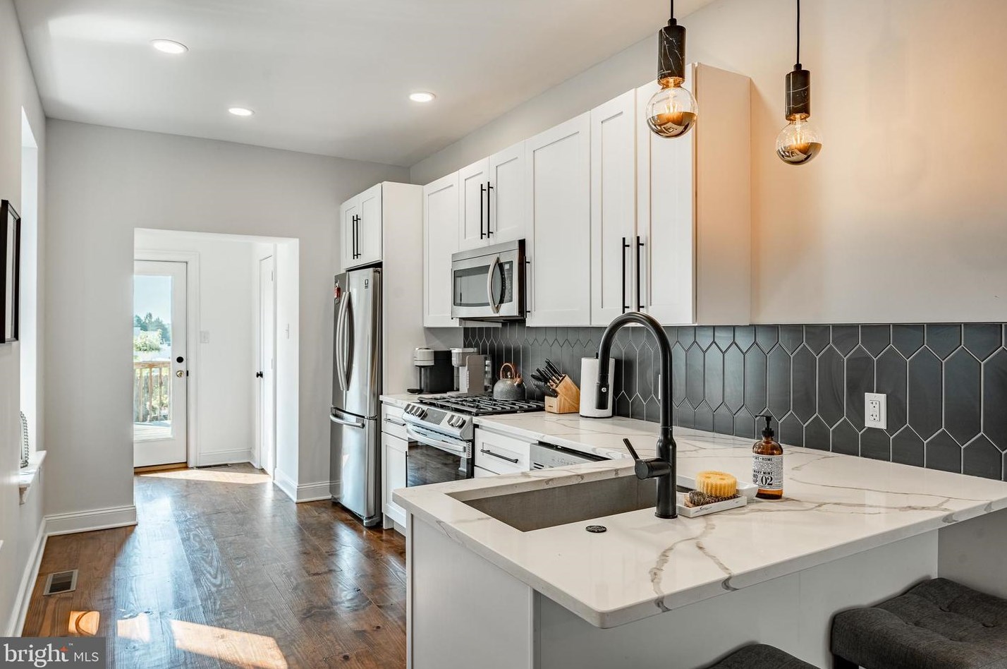 227 Wendover St, Philadelphia PA  19128-5041 exterior