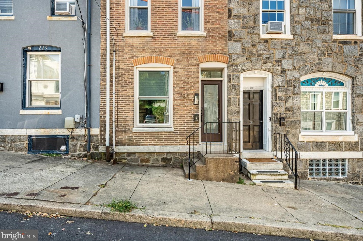 227 Wendover St, Philadelphia PA  19128-5041 exterior