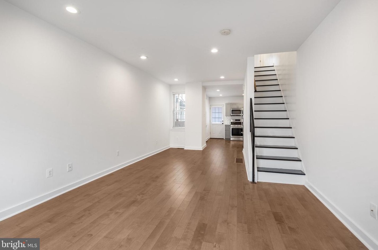 2252 E Cambria St, Philadelphia, PA 19134
