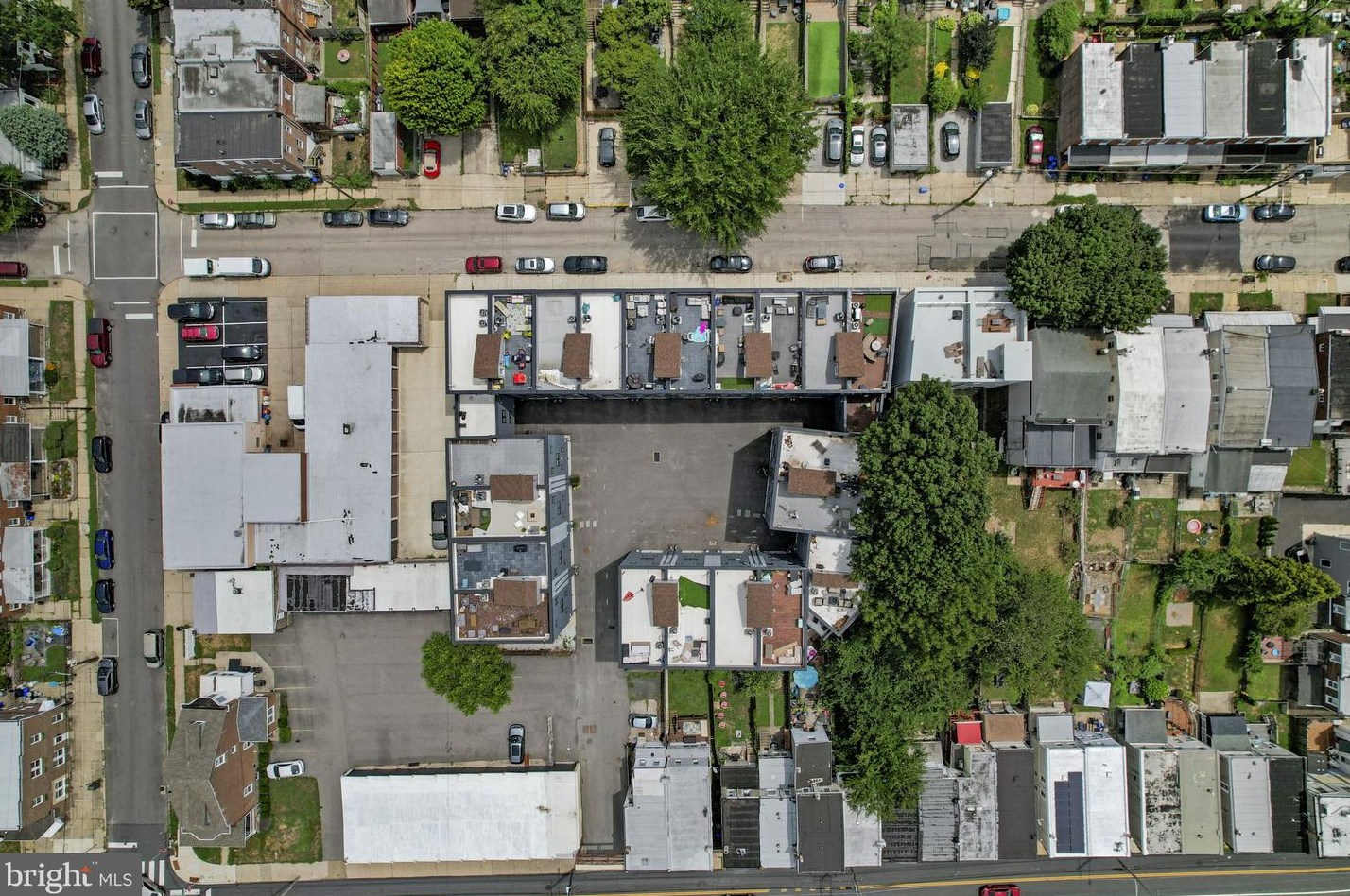 443 Shurs Ln, Philadelphia PA 19128-3502 exterior