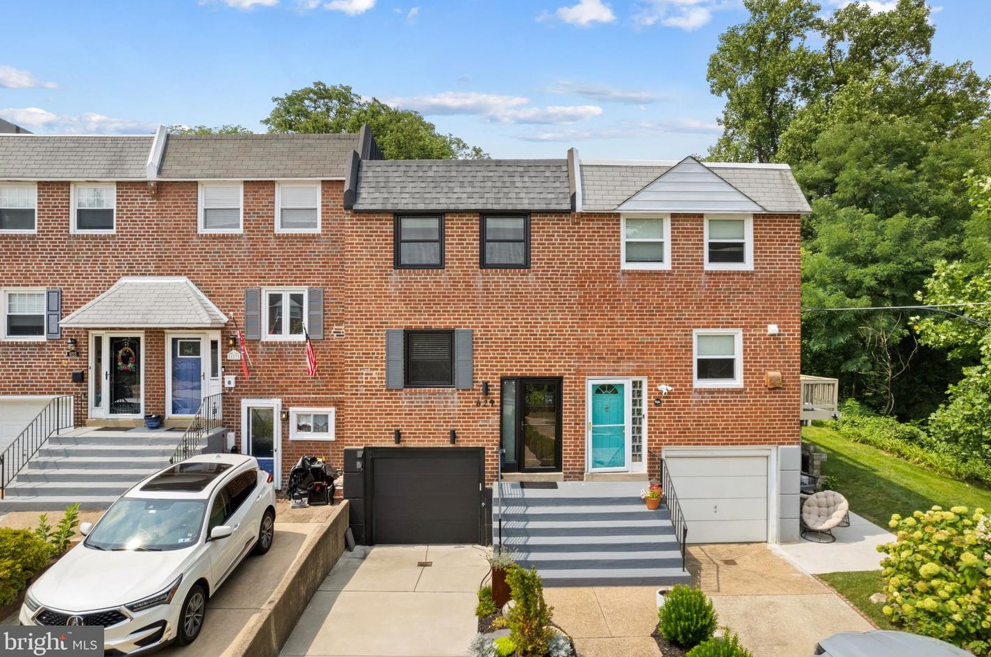 629 Park Ter, Philadelphia, PA 19128-1631