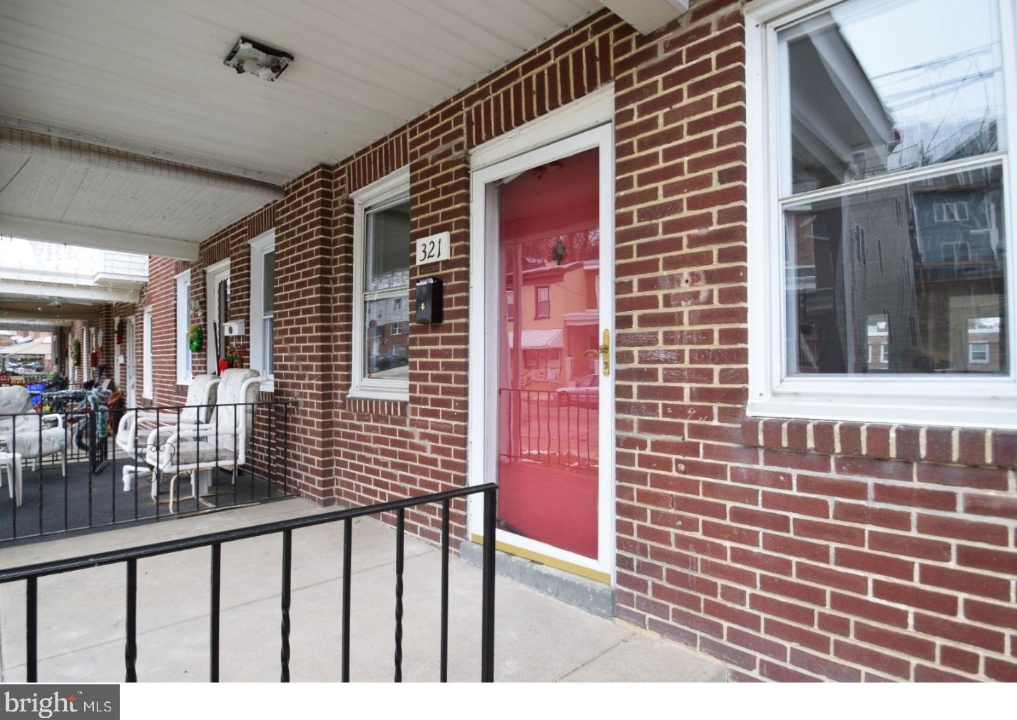 321 Hermitage St, Philadelphia, PA 19128