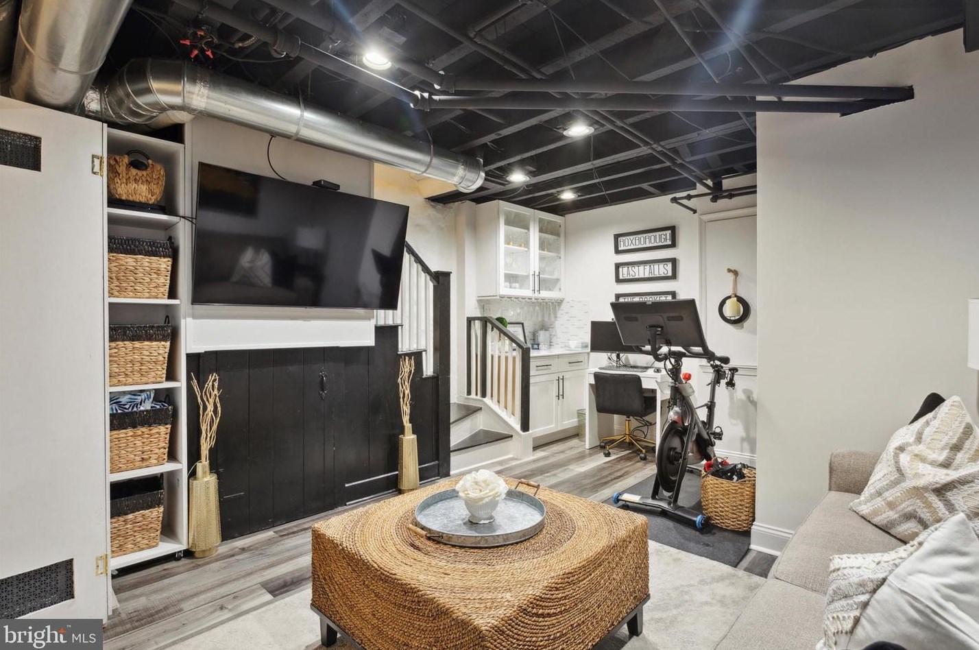 3402 Queen Ln, Philadelphia PA  19129-1441 exterior