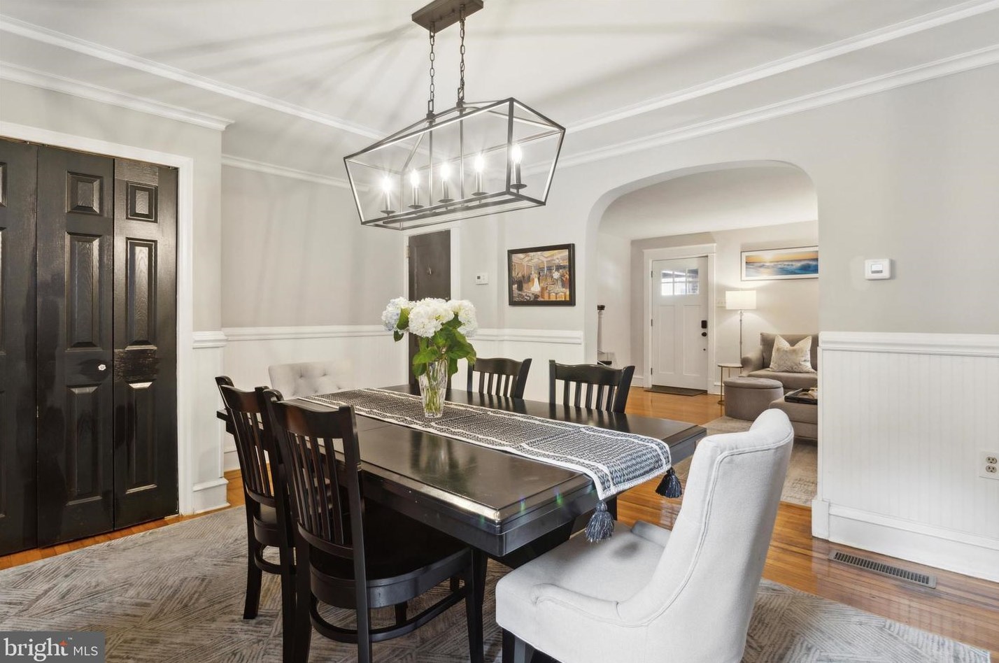 3402 Queen Ln, Philadelphia PA  19129-1441 exterior