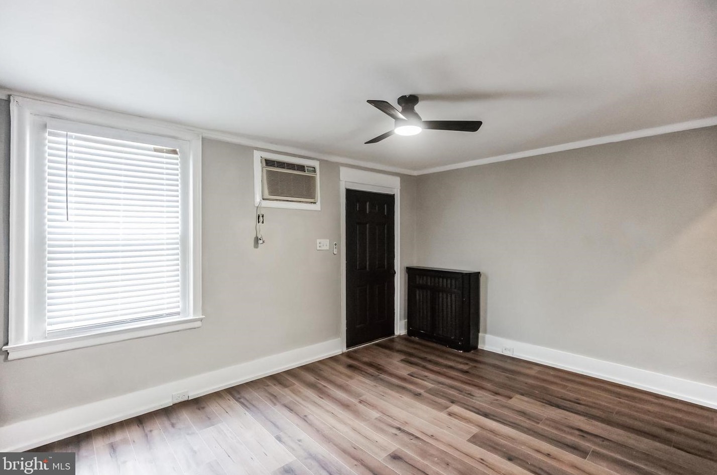 202 Sparks St, Philadelphia PA 19120-1417 exterior