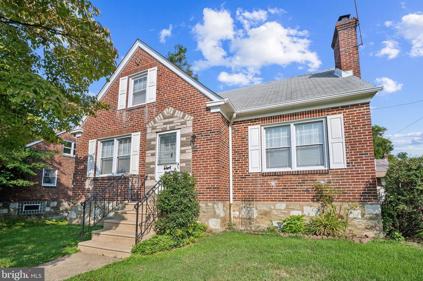 7304 Hasbrook Ave, Philadelphia, PA 19111-3004