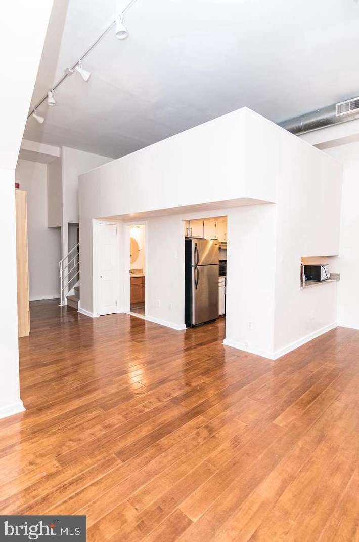 1035 Spruce St #204, Philadelphia, PA 19107