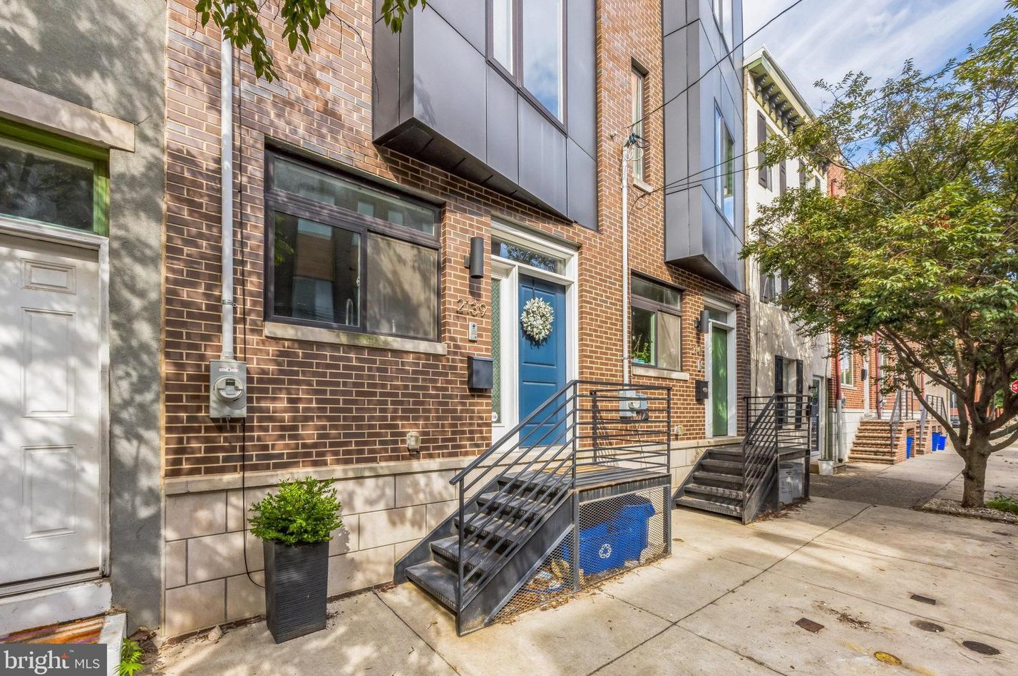 2139 E Sergeant St, Philadelphia, PA 19125