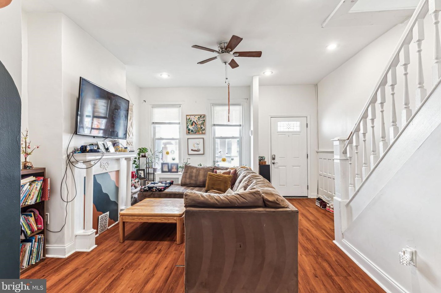 20 Sharpnack St, Philadelphia, PA 19119-2235