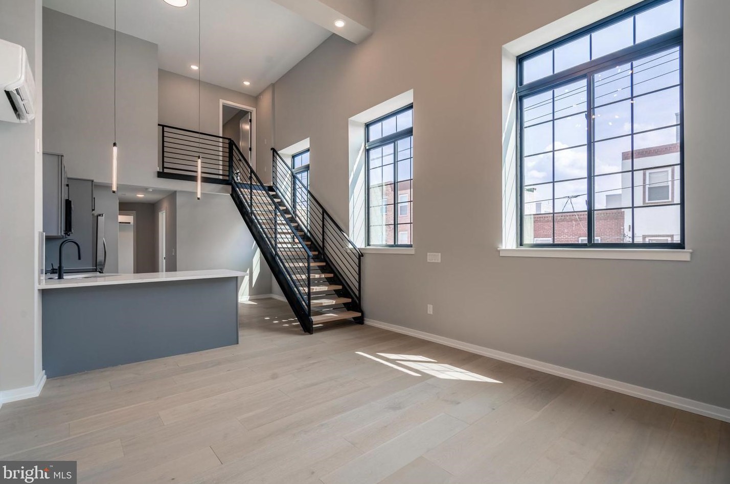 719 Dickinson St #2a, Philadelphia, PA 19147