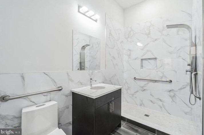 2417 7th St, Philadelphia PA  19148-3812 exterior