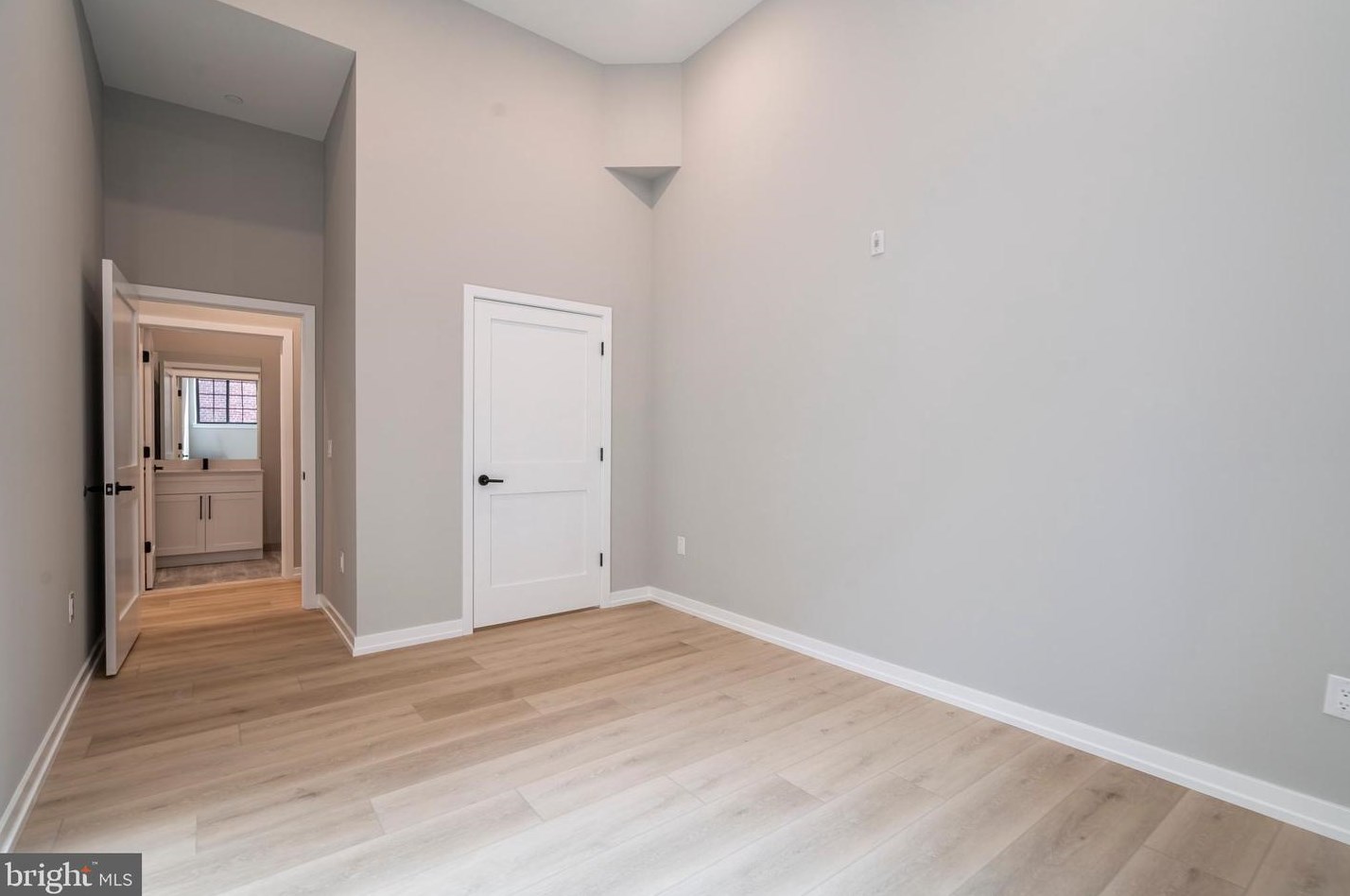 719 Dickinson St #1a, Philadelphia, PA 19147