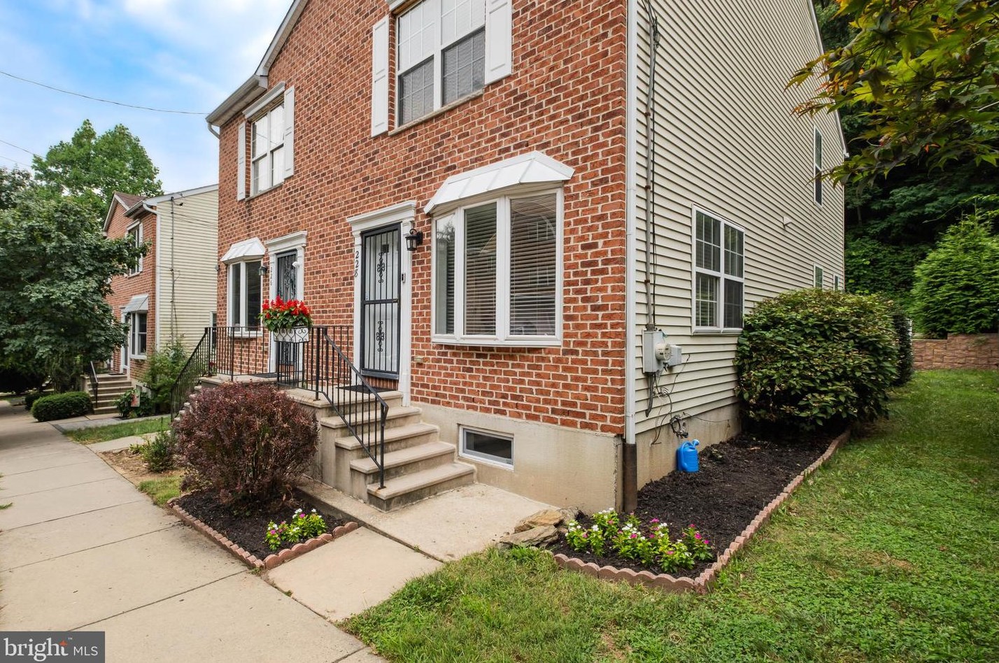 228 Parker Ave, Philadelphia, PA 19128-4441