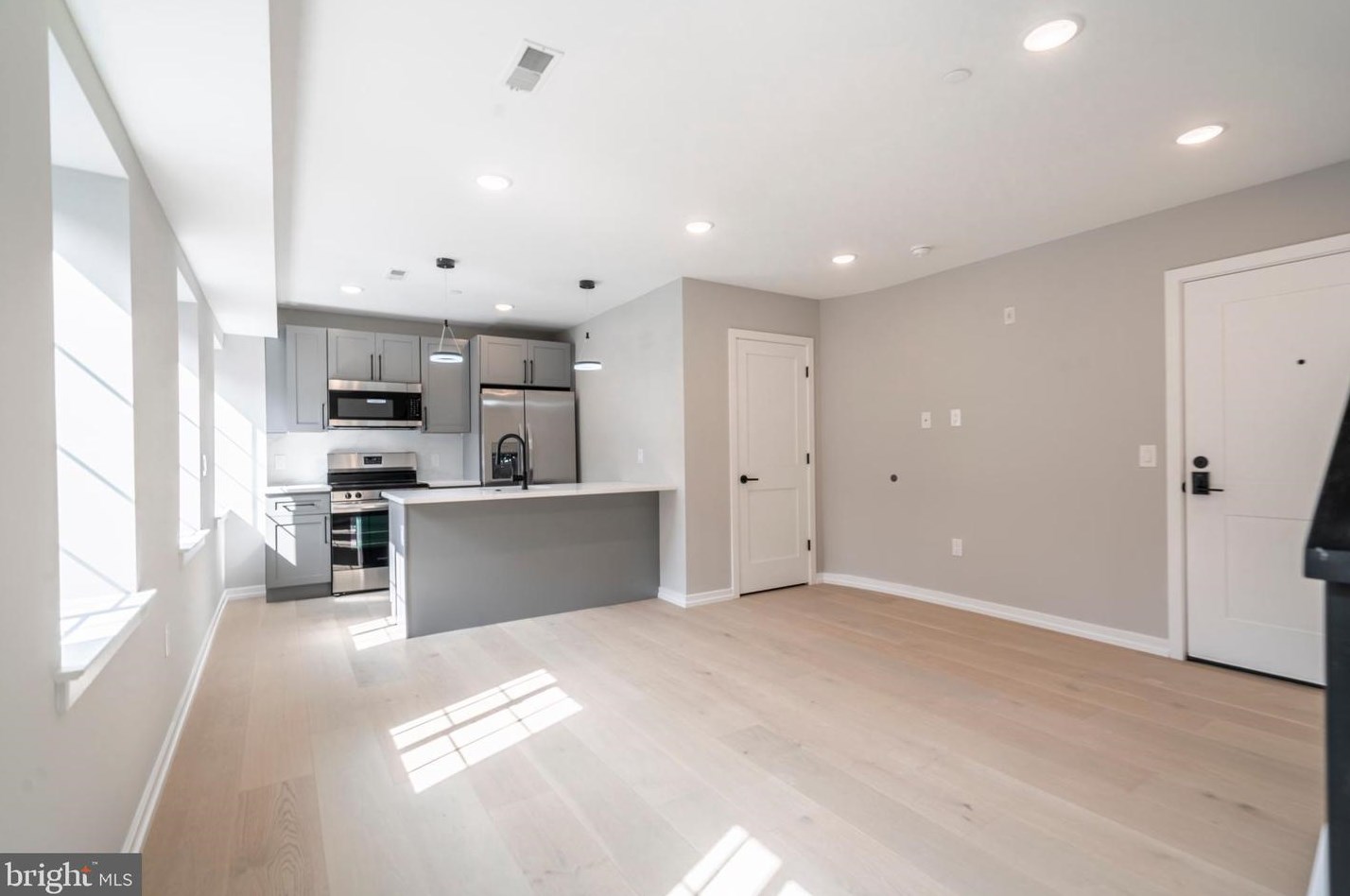 719 Dickinson St #2g, Philadelphia, PA 19147
