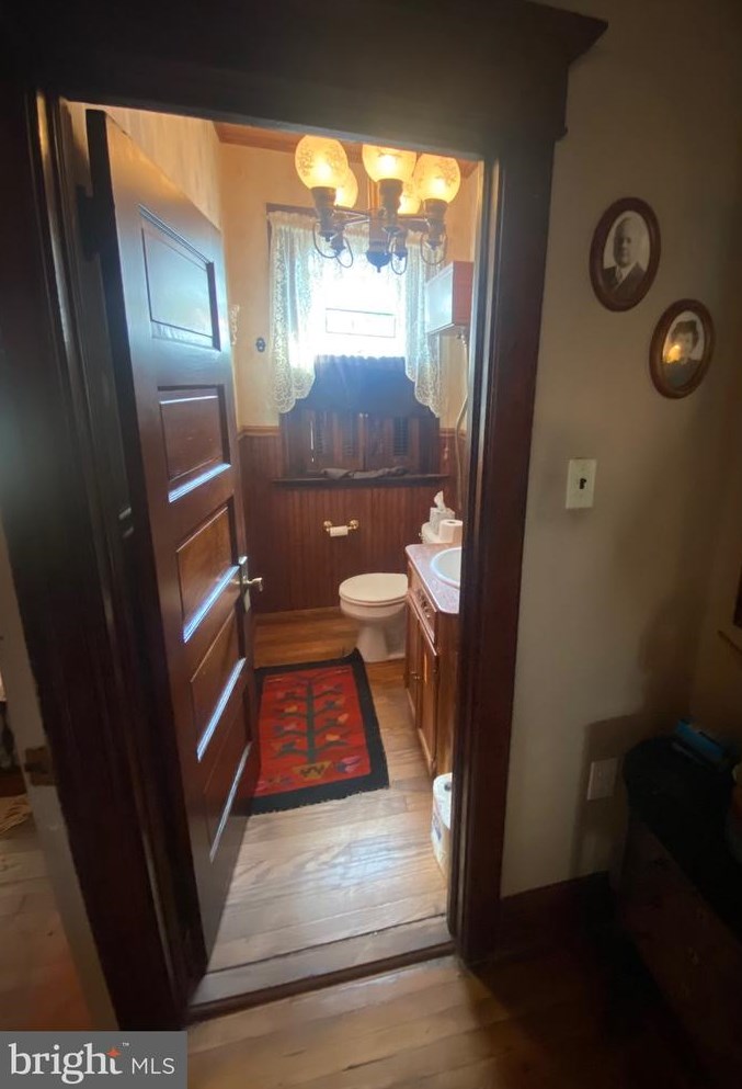 6104 Walker St, Philadelphia PA 19135-3525 exterior