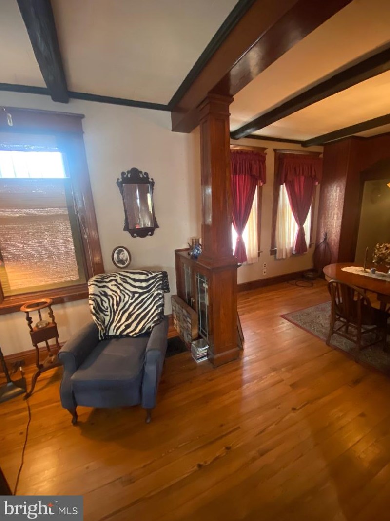 6104 Walker St, Philadelphia PA 19135-3525 exterior