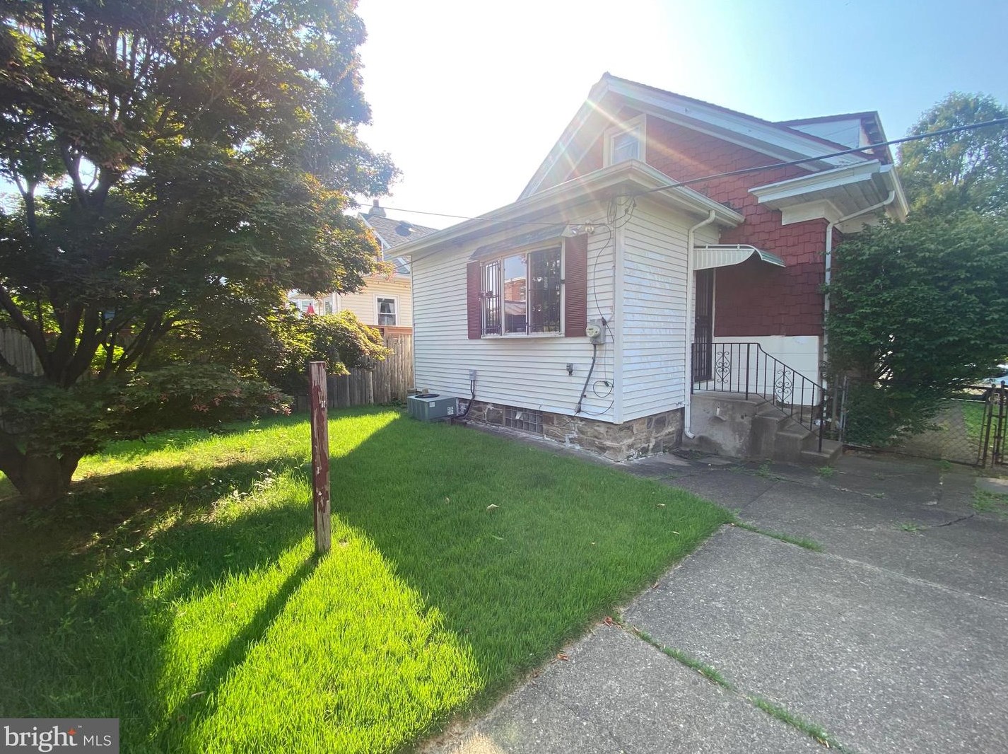 6104 Walker St, Philadelphia PA 19135-3525 exterior